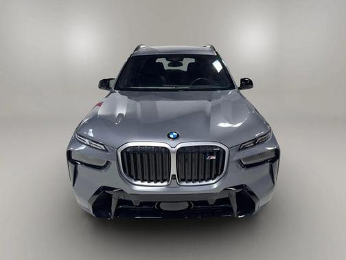 2023 BMW X7 M60i