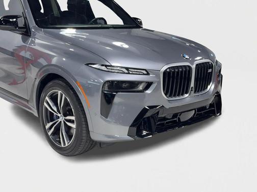 2023 BMW X7 M60i