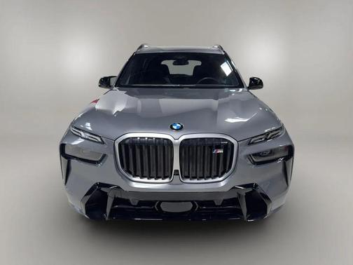 2023 BMW X7 M60i