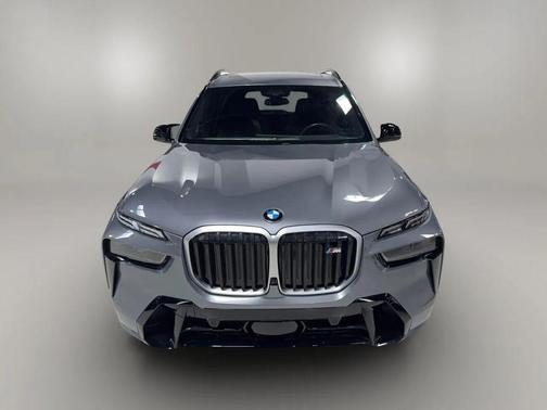2023 BMW X7 M60i