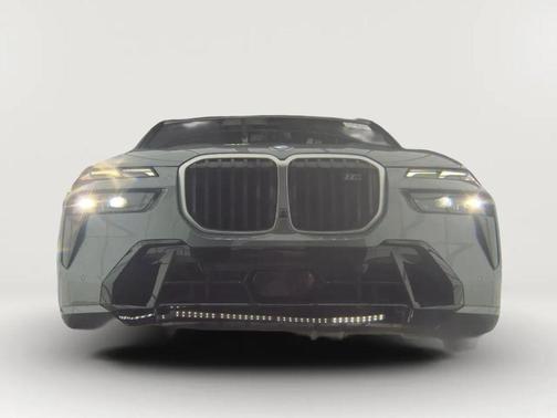 2023 BMW X7 M60i