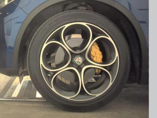 2019 Alfa Romeo Stelvio Ti Sport