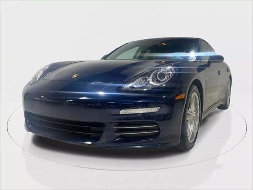 2015 Porsche Panamera 4