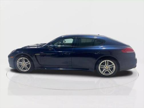 2015 Porsche Panamera 4