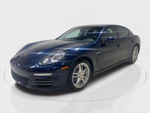 2015 Porsche Panamera 4