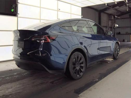 2021 Tesla Model Y Standard Range Rear-Wheel Drive
