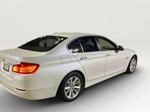 2015 BMW 528 528i Sedan 4D