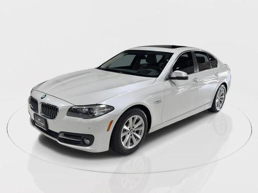 2015 BMW 528 528i Sedan 4D