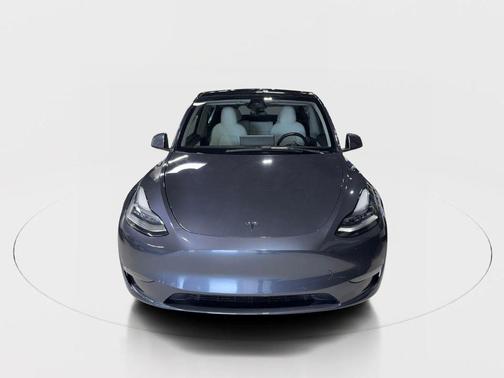 2022 Tesla Model Y Long Range Dual Motor All-Wheel Drive