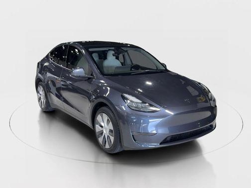 2022 Tesla Model Y Long Range Dual Motor All-Wheel Drive