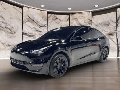 2023 Tesla Model Y Long Range Sport Utility 4D
