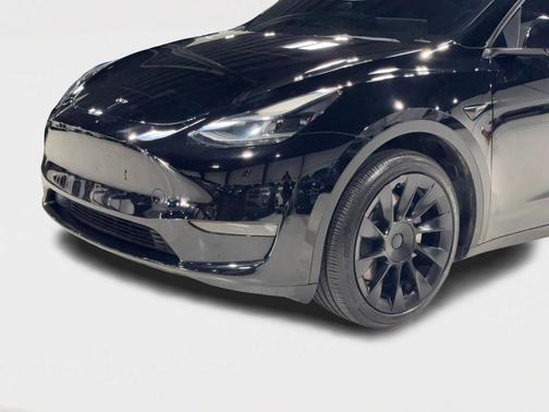 2023 Tesla Model Y Long Range Sport Utility 4D