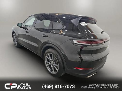 Black 2024 Porsche Cayenne Cayenne