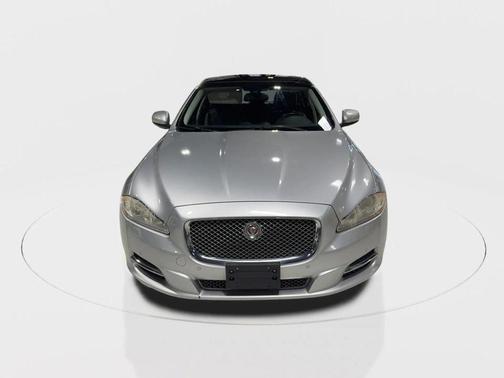 2015 Jaguar XJ Base