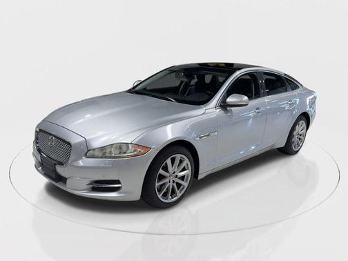 2015 Jaguar XJ Base