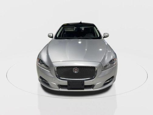 2015 Jaguar XJ Base