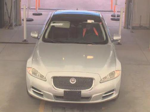 2015 Jaguar XJ Base