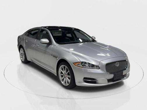 2015 Jaguar XJ Base