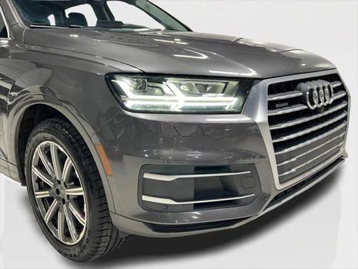 2019 Audi Q7 45 Premium Plus