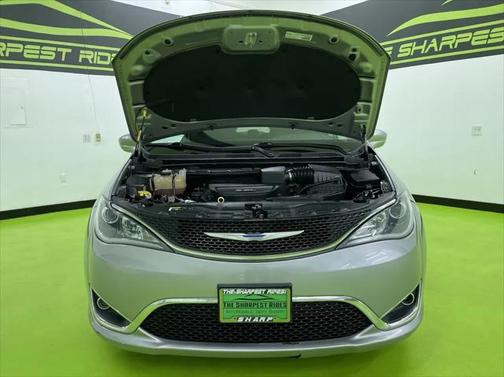 2018 Chrysler Pacifica Touring-L Plus