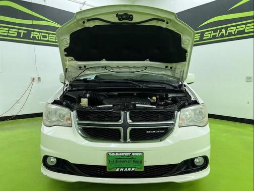 White 2011 Dodge Grand Caravan Crew