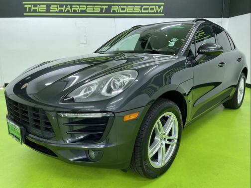 2017 Porsche Macan Base (PDK)
