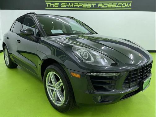 2017 Porsche Macan Base (PDK)