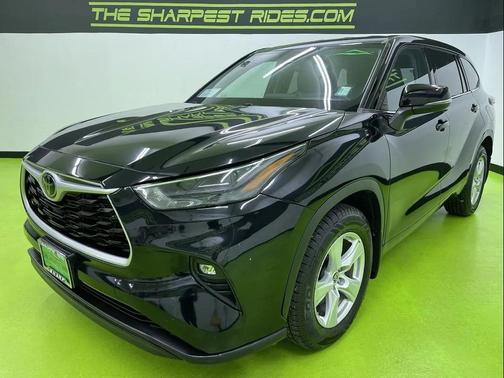 2022 Toyota Highlander LE