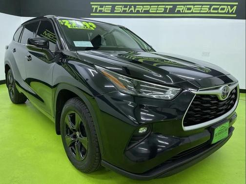 2022 Toyota Highlander LE