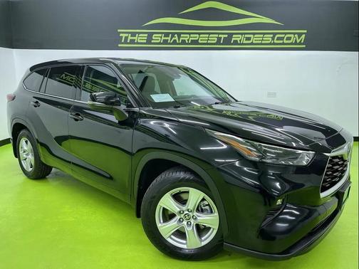 2022 Toyota Highlander LE
