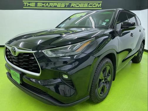 2022 Toyota Highlander LE