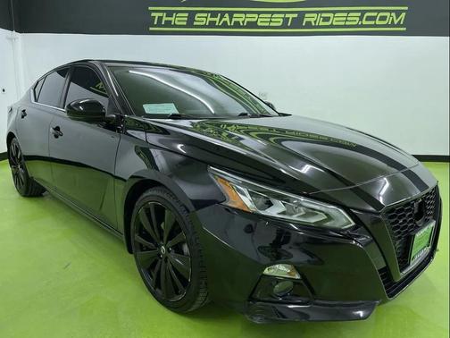 2022 Nissan Altima SR FWD