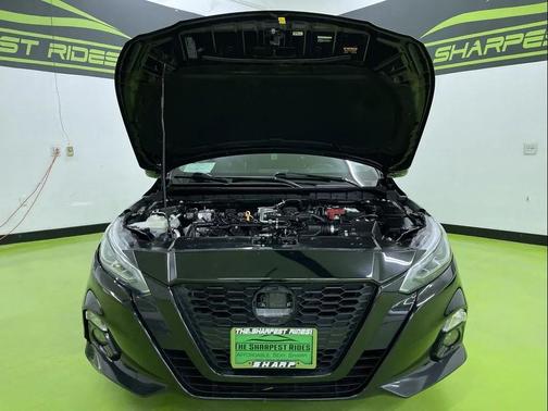 2022 Nissan Altima SR FWD