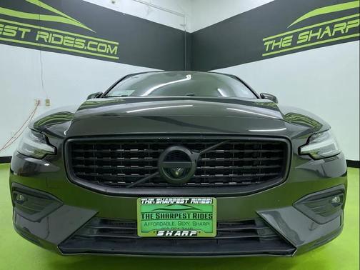 2020 Volvo S60 T5 Momentum