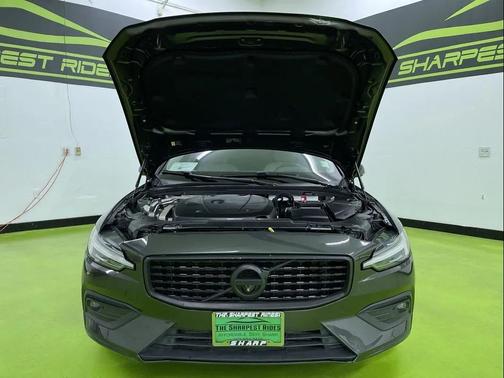 2020 Volvo S60 T5 Momentum