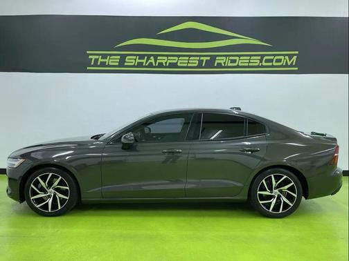 2020 Volvo S60 T5 Momentum