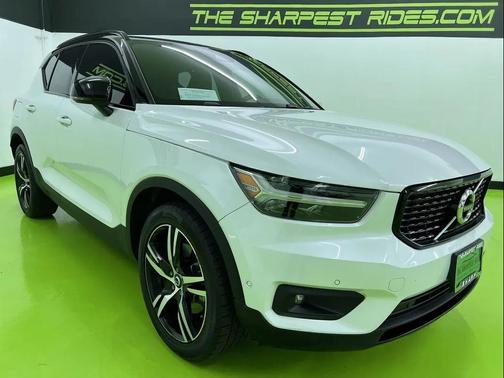 White 2019 Volvo XC40 T5 R-Design