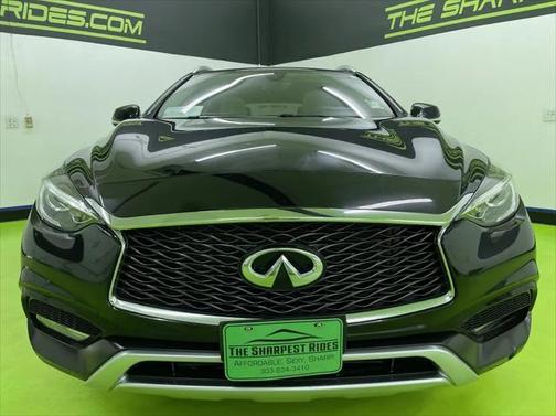 2017 INFINITI QX30 Premium