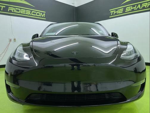 2022 Tesla Model Y Long Range Dual Motor All-Wheel Drive