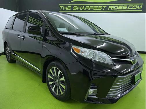 2019 Toyota Sienna XLE