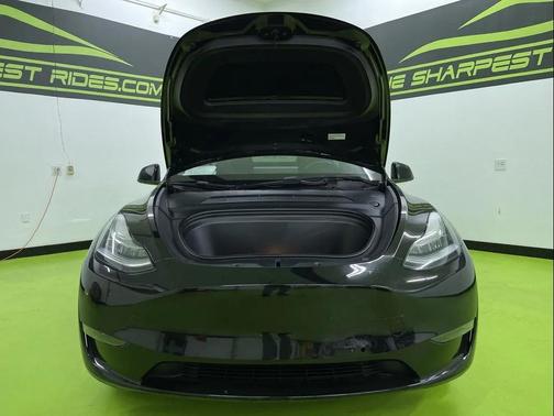2022 Tesla Model Y Long Range Dual Motor All-Wheel Drive