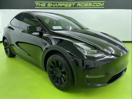 2022 Tesla Model Y Long Range Dual Motor All-Wheel Drive