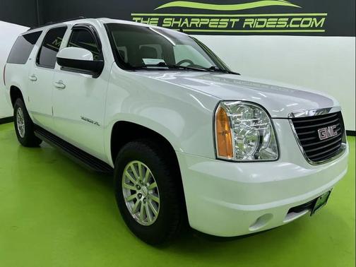 White 2013 GMC Yukon XL 1500 SLT