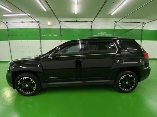 Photo 3 of 20 of 2017 GMC Terrain SLE-2