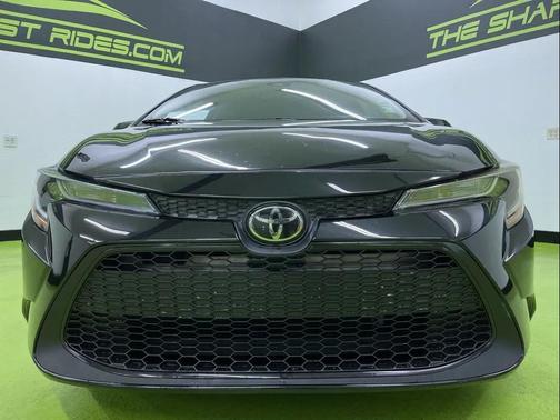 Black 2022 Toyota Corolla LE