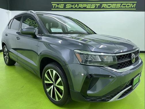 Gray 2022 Volkswagen Taos 1.5T SE