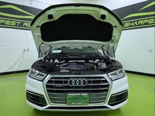 White 2018 Audi Q5 2.0T Premium Plus