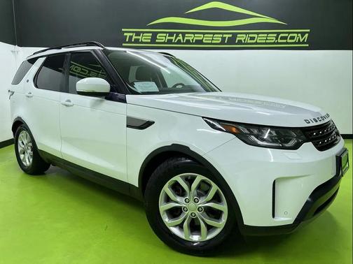 White 2017 Land Rover Discovery SE