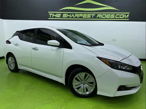 White 2025 Nissan Leaf S
