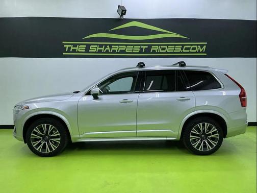 2020 Volvo XC90 T6 Momentum